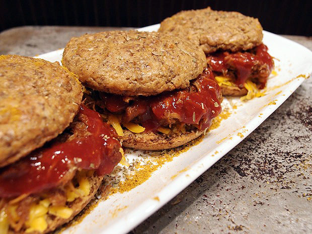 BBQ Pulled Chicken Sliders - Shared via iqyxmeyx.top