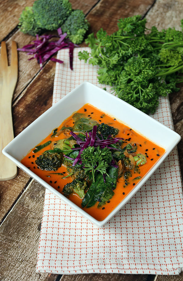 Vegetarian Red Coconut Curry | Shared via iqyxmeyx.top