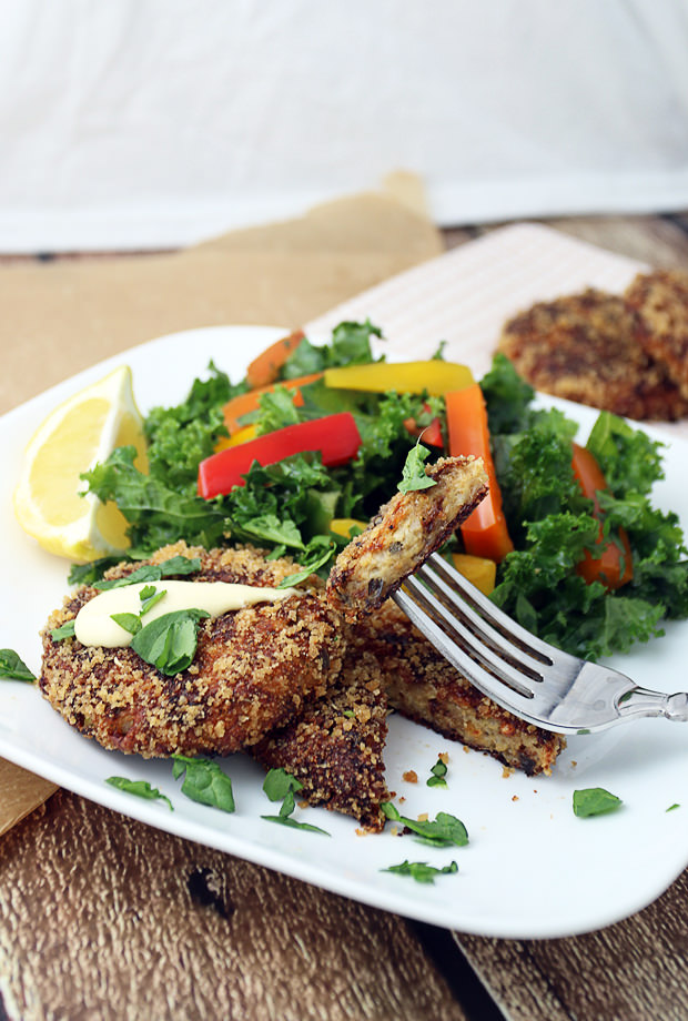Crispy Keto Cauliflower Cakes | Shared via iqyxmeyx.top/