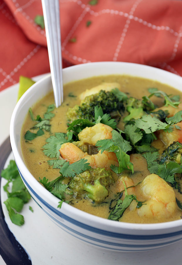 Thai Peanut Shrimp Curry - coconut, peanut butter, lime and cilantro come together to create a flavor explosion! Shared via iqyxmeyx.top/
