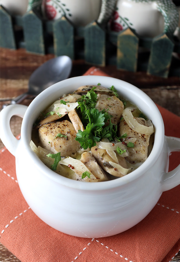 Creamy Tarragon Chicken that's ready in under 20 minutes! Shared via iqyxmeyx.top/