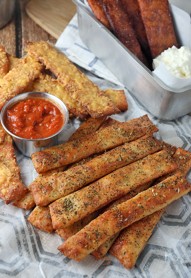 Crunchy has never been so easy with these #Keto Breadsticks! Shared via iqyxmeyx.top/