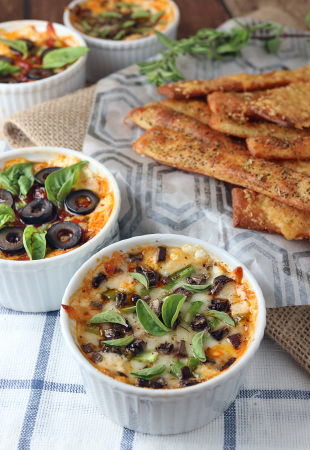 Scrumptious #Keto Personal Pan Pizza Dip. Shared via iqyxmeyx.top/