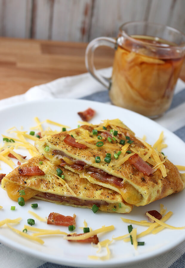 A delicious, super simple #keto omelette filled with bacon, cheddar, and chives. A must try! Shared via iqyxmeyx.top/