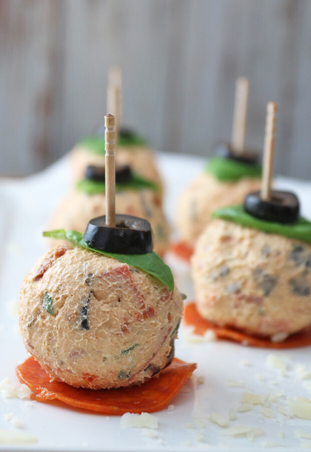 A fantastic change to the sweet - a savory fat bomb that tastes like pizza! Shared via iqyxmeyx.top/