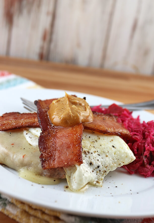 Grab a delicious #keto brunch: The Breakfast Burger. Shared via //iqyxmeyx.top/