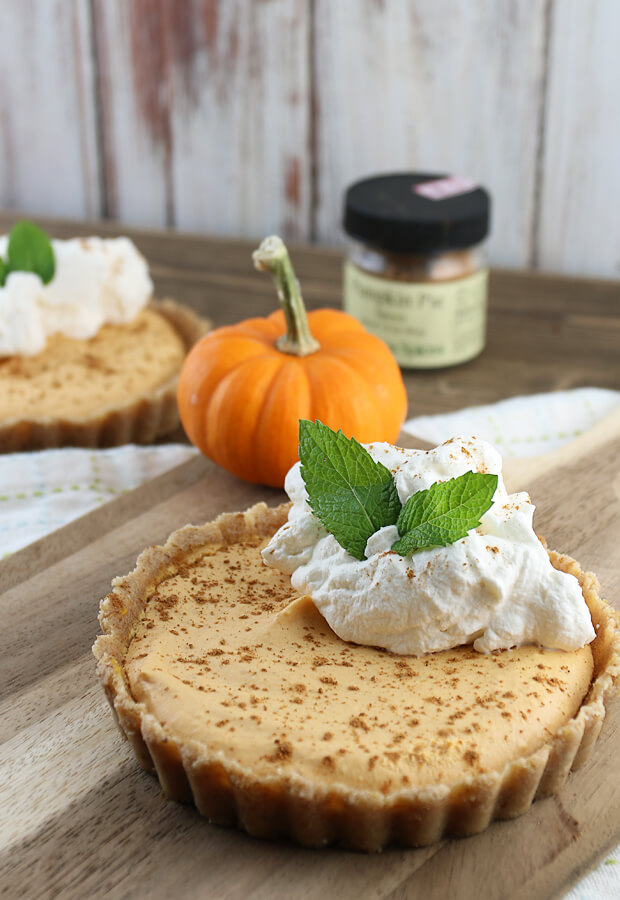 A delightfully easy no bake pumpkin cheesecake for #keto! Make in advance for your family get togethers, or freeze in portions to keep your sweet tooth at bay. Shared via //iqyxmeyx.top/