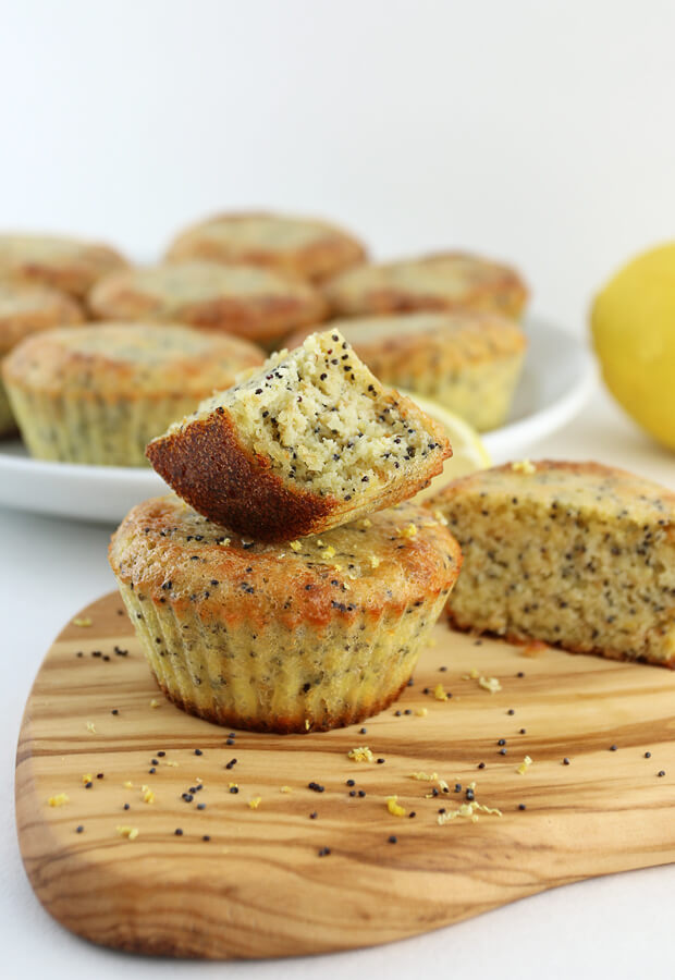 If you're a fan of Lemon Poppyseed flavors, these muffins will be a perfect addition to your morning routine! Shared via //iqyxmeyx.top/